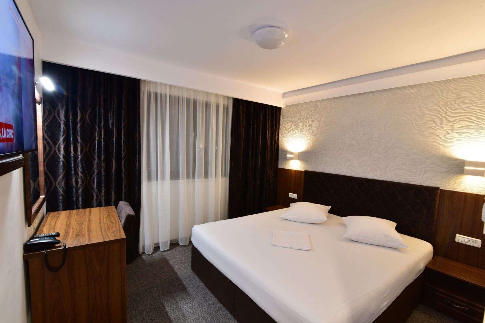 prahovaonline.ro hotel forum cazare moderna si confortabila langa afi ploiesti