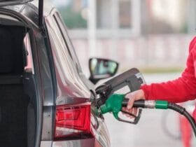 Începem 2025 cu scumpiri la pompă: Cât va costa un plin de benzină sau motorină? 🚗⛽ 33 prahovaonline.ro incepem 2025 cu scumpiri la pompa cat va costa un plin de benzina sau motorina