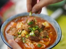 Top Ciorbe și Supe Preferate de Prahoveni 🍲 – Delicii Tradiționale pe Gustul Tău 49 prahovaonline.ro top ciorbe si supe preferate de prahoveni delicii traditionale pe gustul tau 1