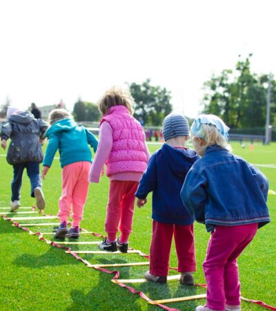 Terenuri De Școală Încuiate: De Ce Ne Lipsesc Spațiile De Joacă Din Cartier? ⚽ð Terenuri De Școală Încuiate: De Ce Ne Lipsesc Spațiile De Joacă Din Cartier? ⚽ð