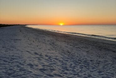 Ghid pentru Prahoveni: De ce Plaja Vadu este Evadarea Perfectă de la Mare 60 ghid pentru prahoveni de ce plaja vadu este evadarea perfecta de la mare